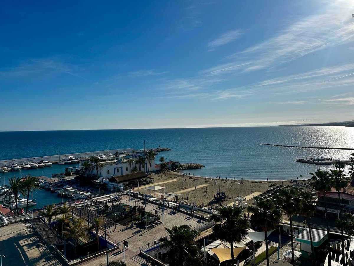 Middle Floor Apartment in Marbella — photo 10 of 10
