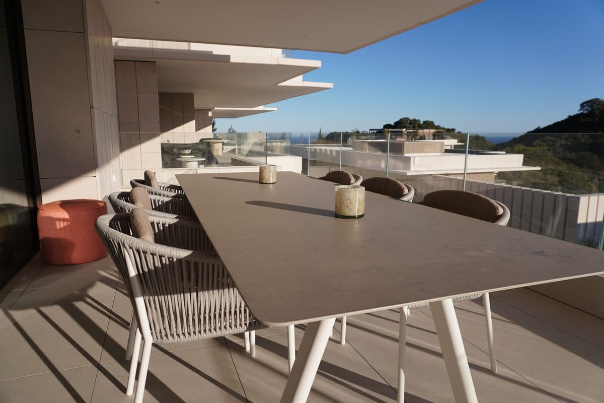 Middle Floor Apartment in La Quinta — photo 7 of 10
