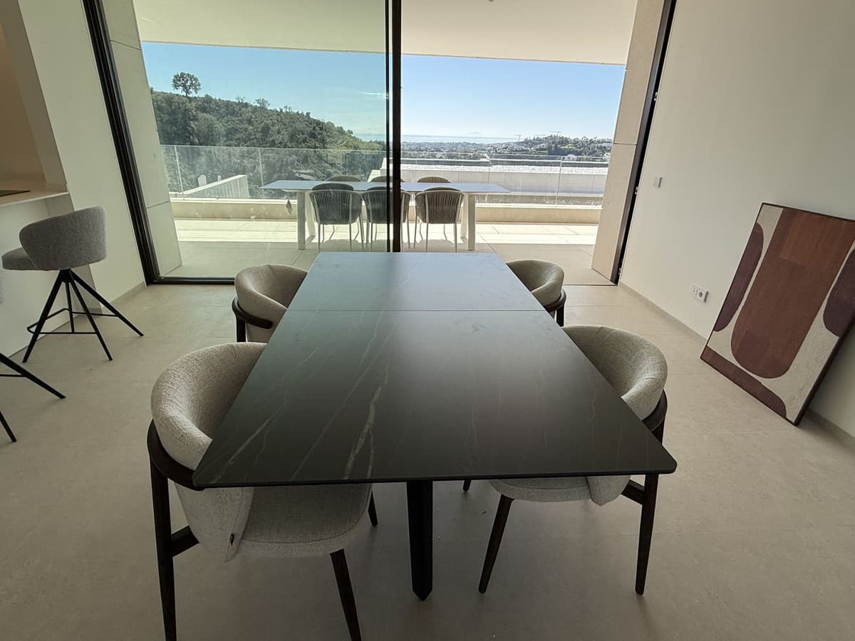 Middle Floor Apartment in La Quinta — photo 10 of 10