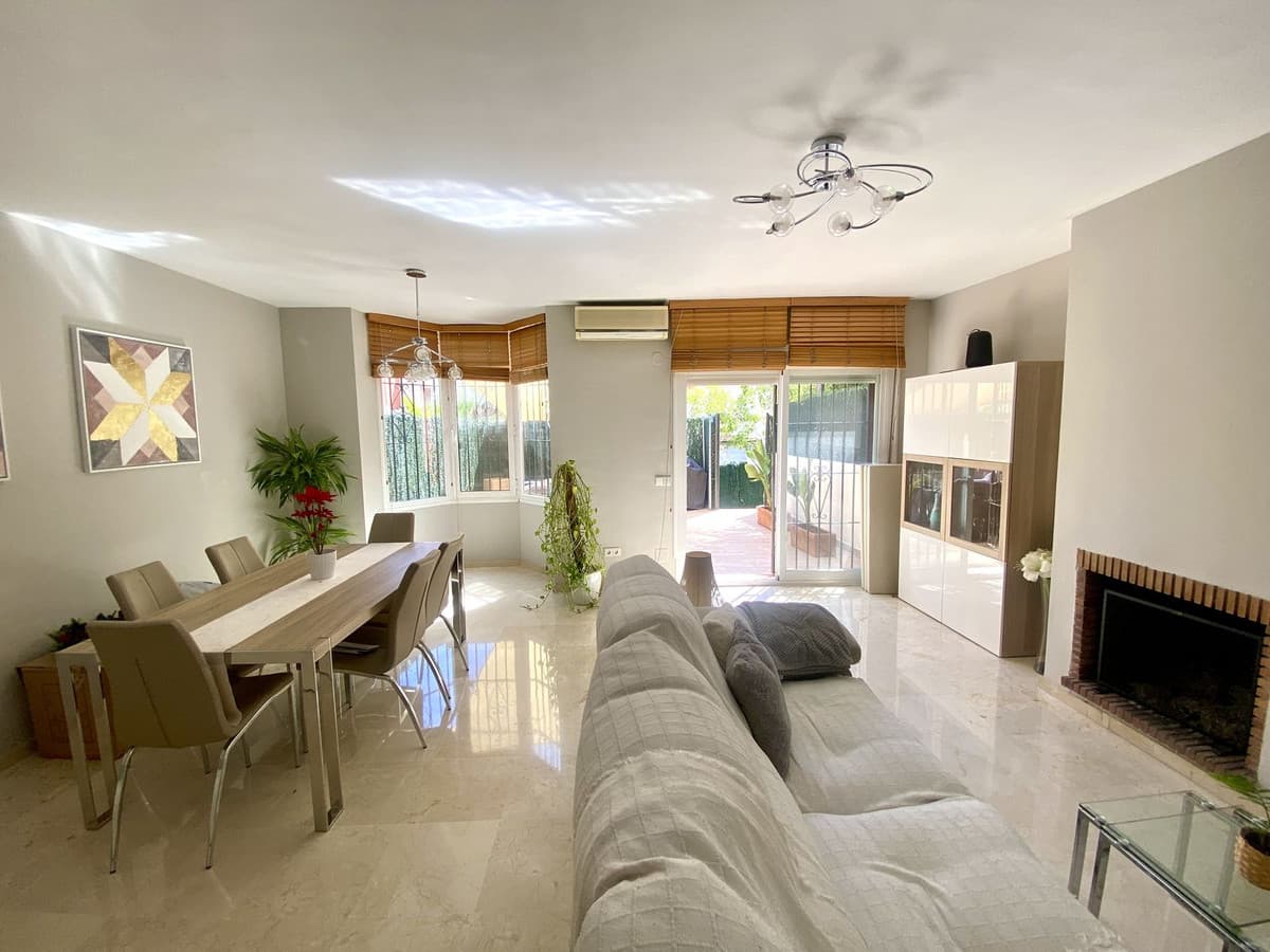Townhouse in Estepona — photo 5 of 10