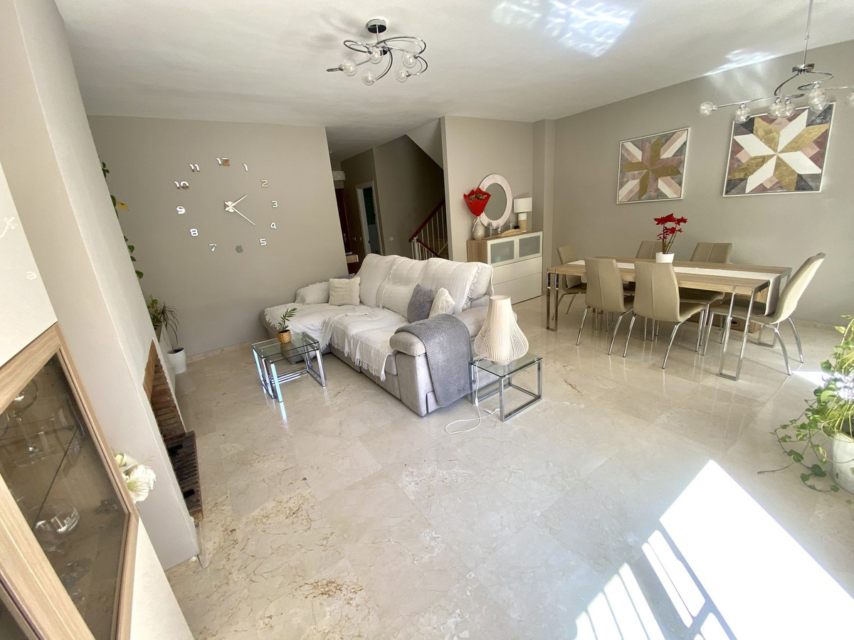 Townhouse in Estepona — photo 6 of 10