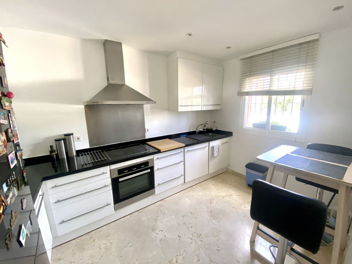 Townhouse in Estepona — photo 8 of 10