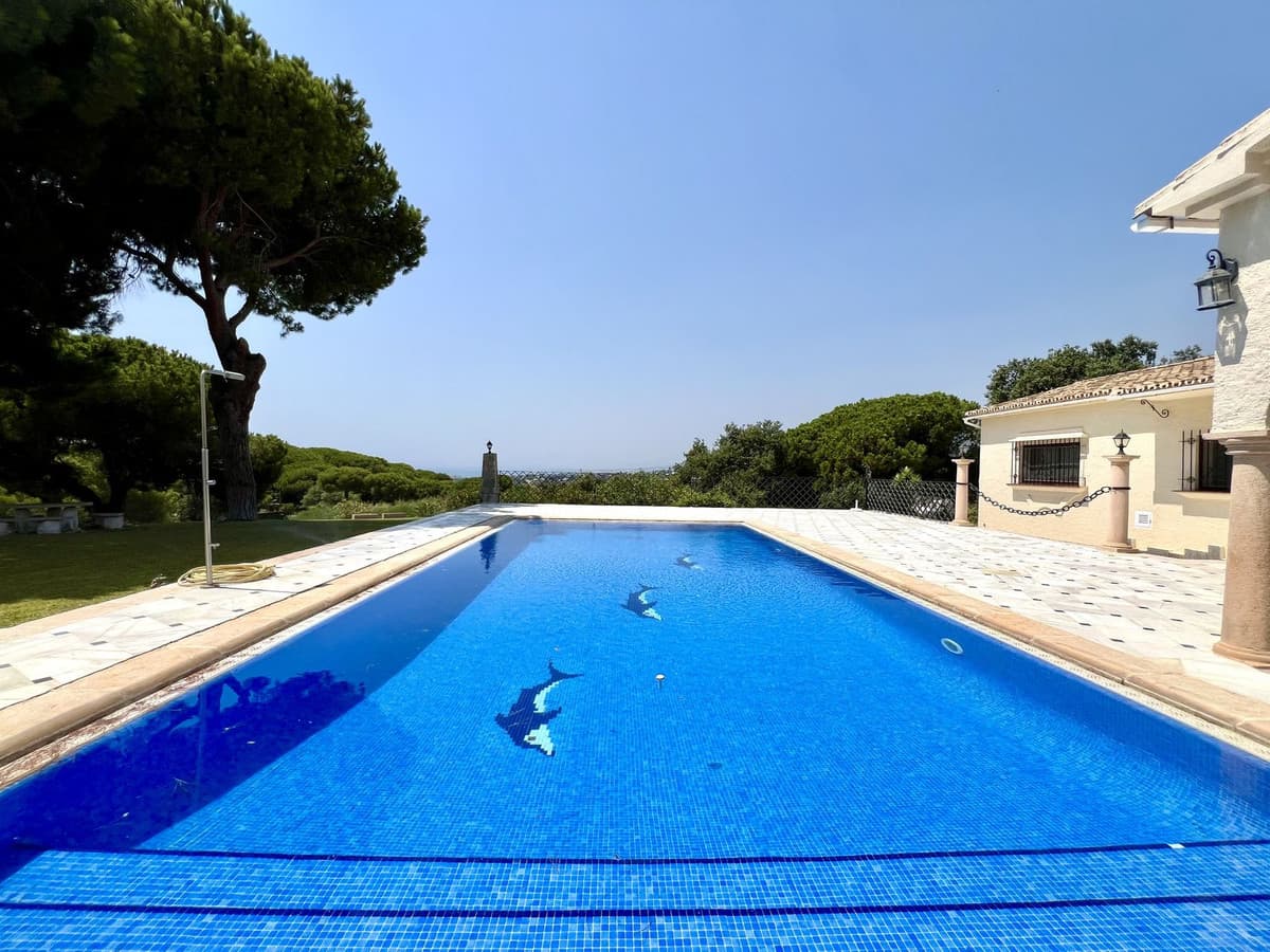 Detached Villa in Elviria — photo 4 of 10