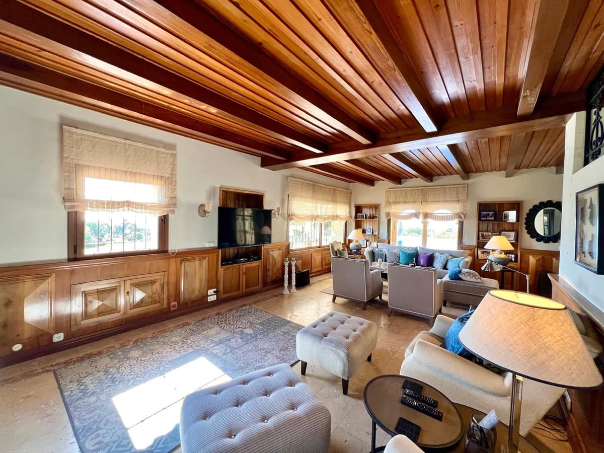 Detached Villa in Elviria — photo 10 of 10