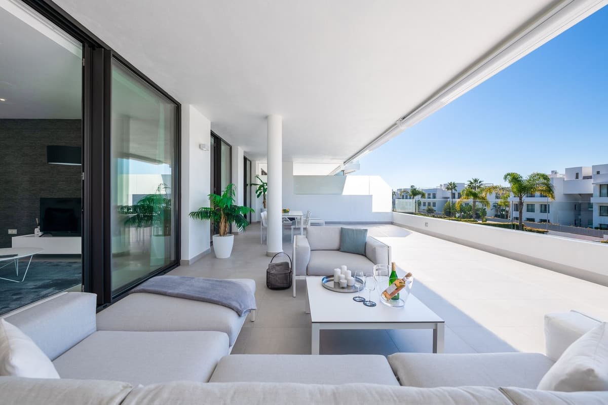 Middle Floor Apartment in Estepona — photo 5 of 10