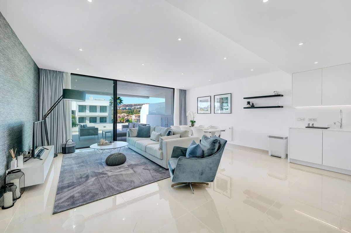 Middle Floor Apartment in Estepona — photo 9 of 10