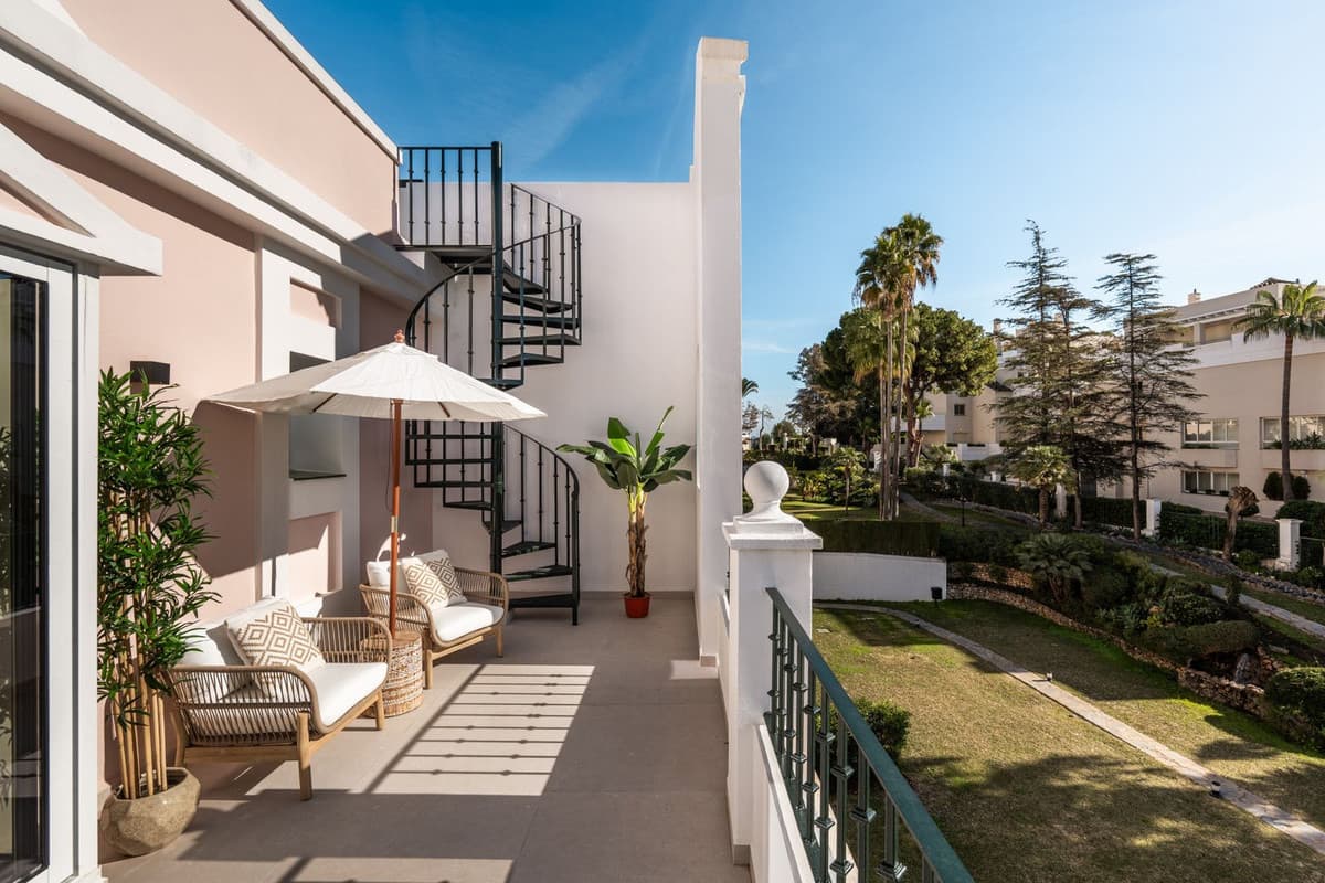 Penthouse Duplex in Nueva Andalucía — photo 4 of 10