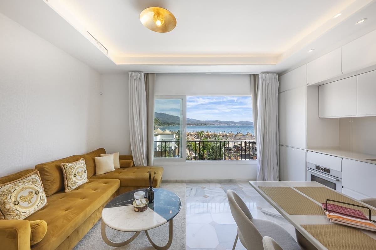 Top Floor Apartment in Puerto Banús — photo 3 of 10