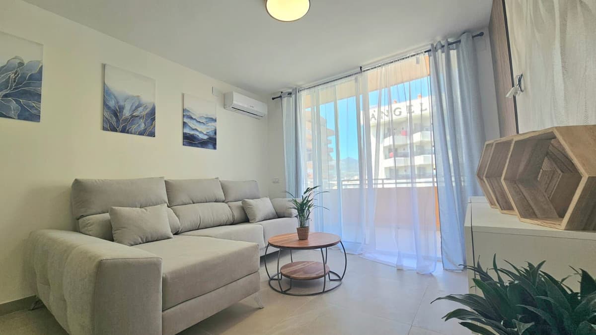 Middle Floor Apartment in Fuengirola — photo 3 of 10