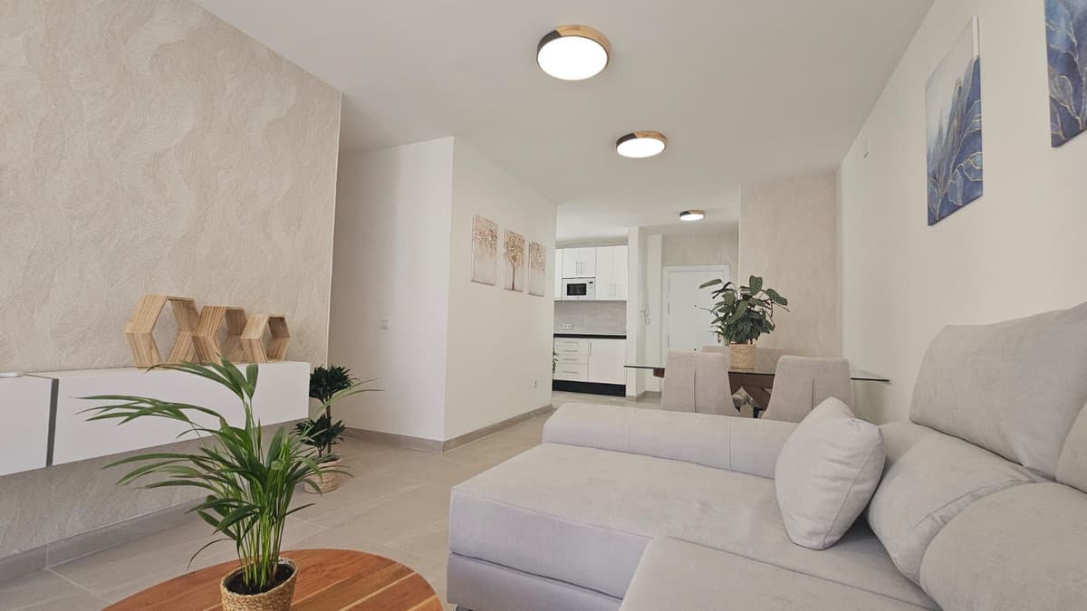 Middle Floor Apartment in Fuengirola — photo 5 of 10