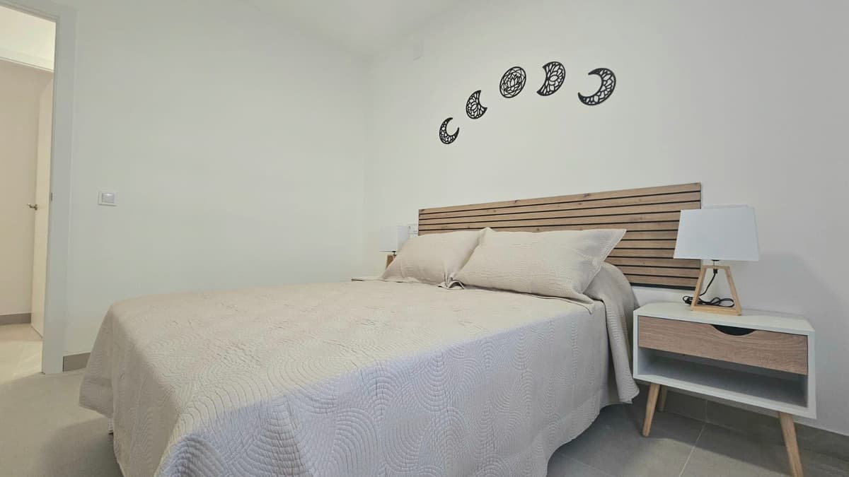 Middle Floor Apartment in Fuengirola — photo 7 of 10