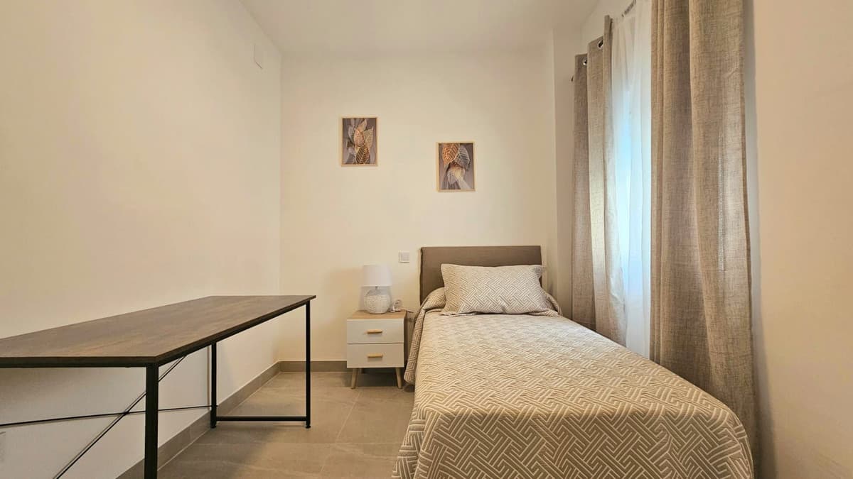 Middle Floor Apartment in Fuengirola — photo 9 of 10