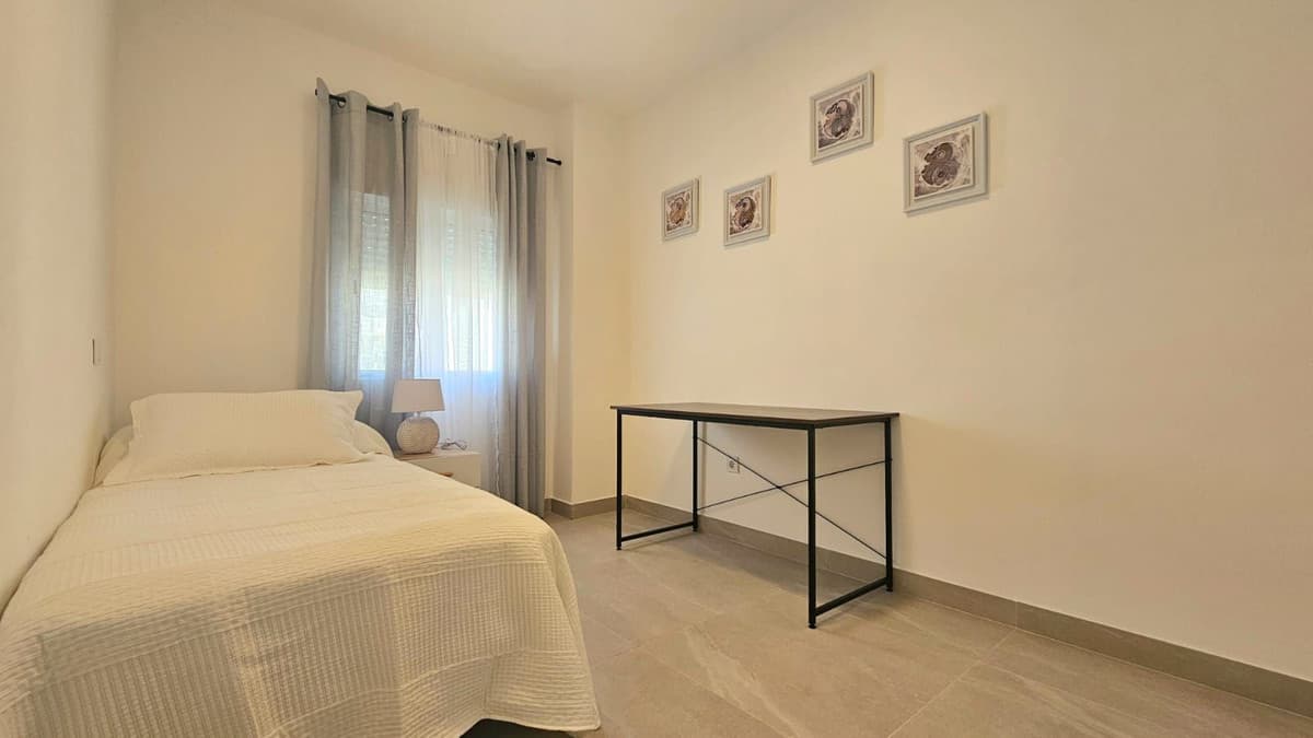 Middle Floor Apartment in Fuengirola — photo 10 of 10