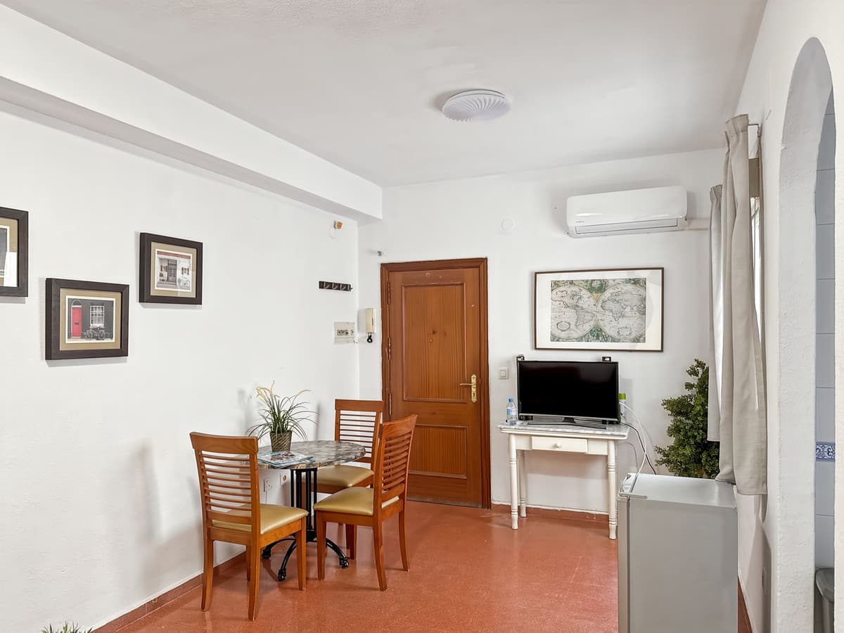 Middle Floor Apartment in Centro Histórico — photo 5 of 10
