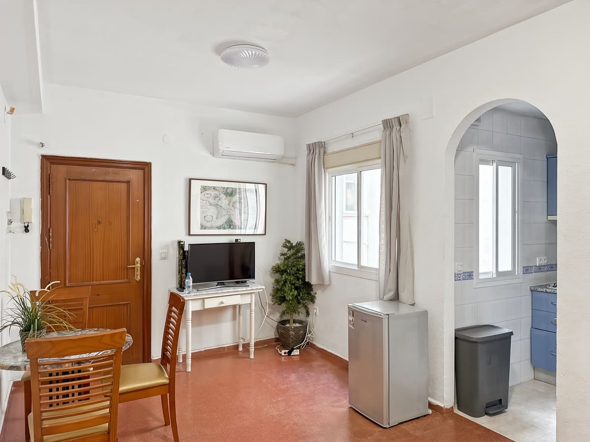 Middle Floor Apartment in Centro Histórico — photo 6 of 10