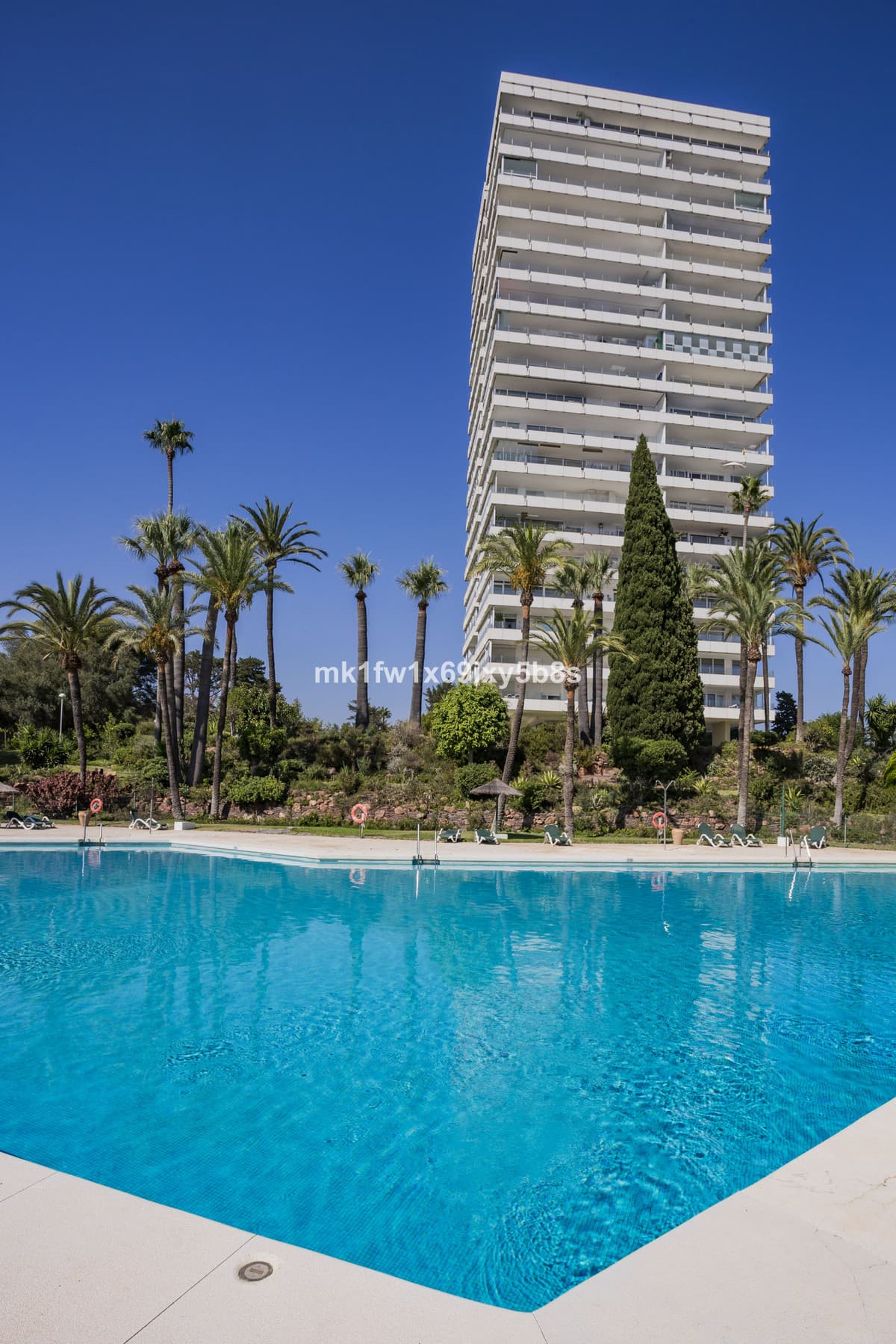 Middle Floor Apartment in Río Real — photo 2 of 10