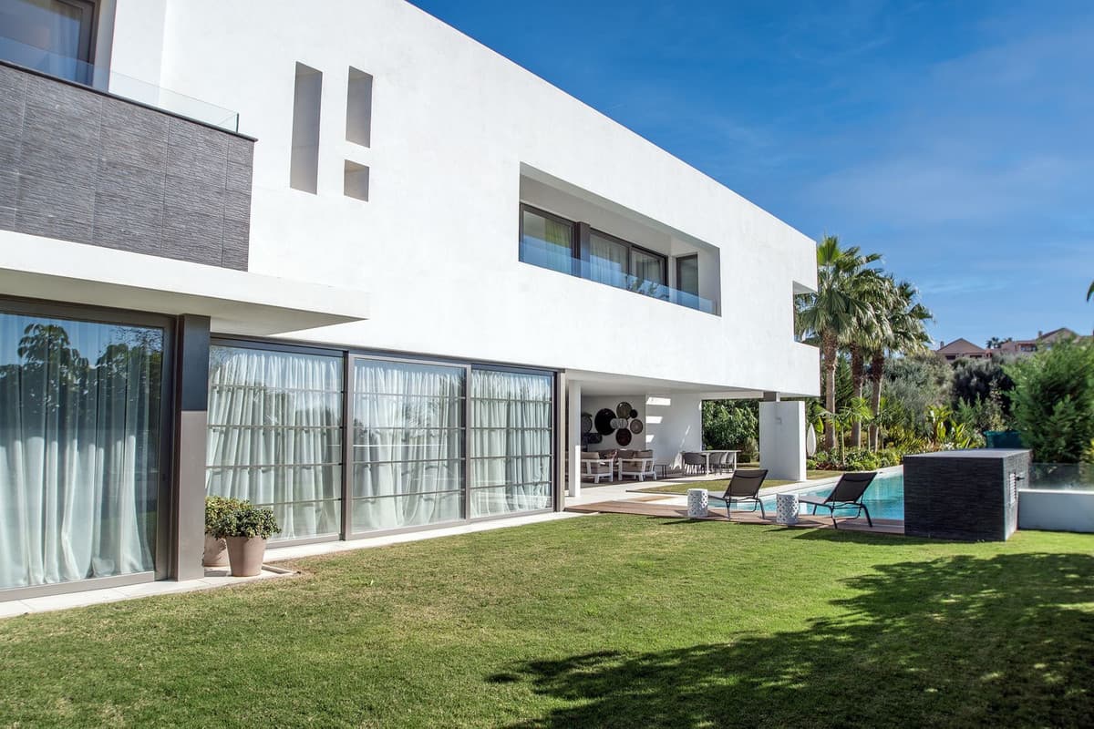 Detached Villa in Benahavís — photo 2 of 10