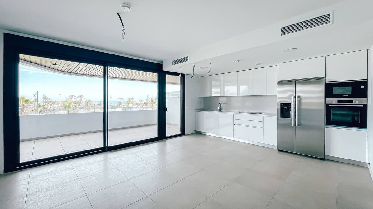 Middle Floor Apartment in Torremolinos — photo 6 of 10