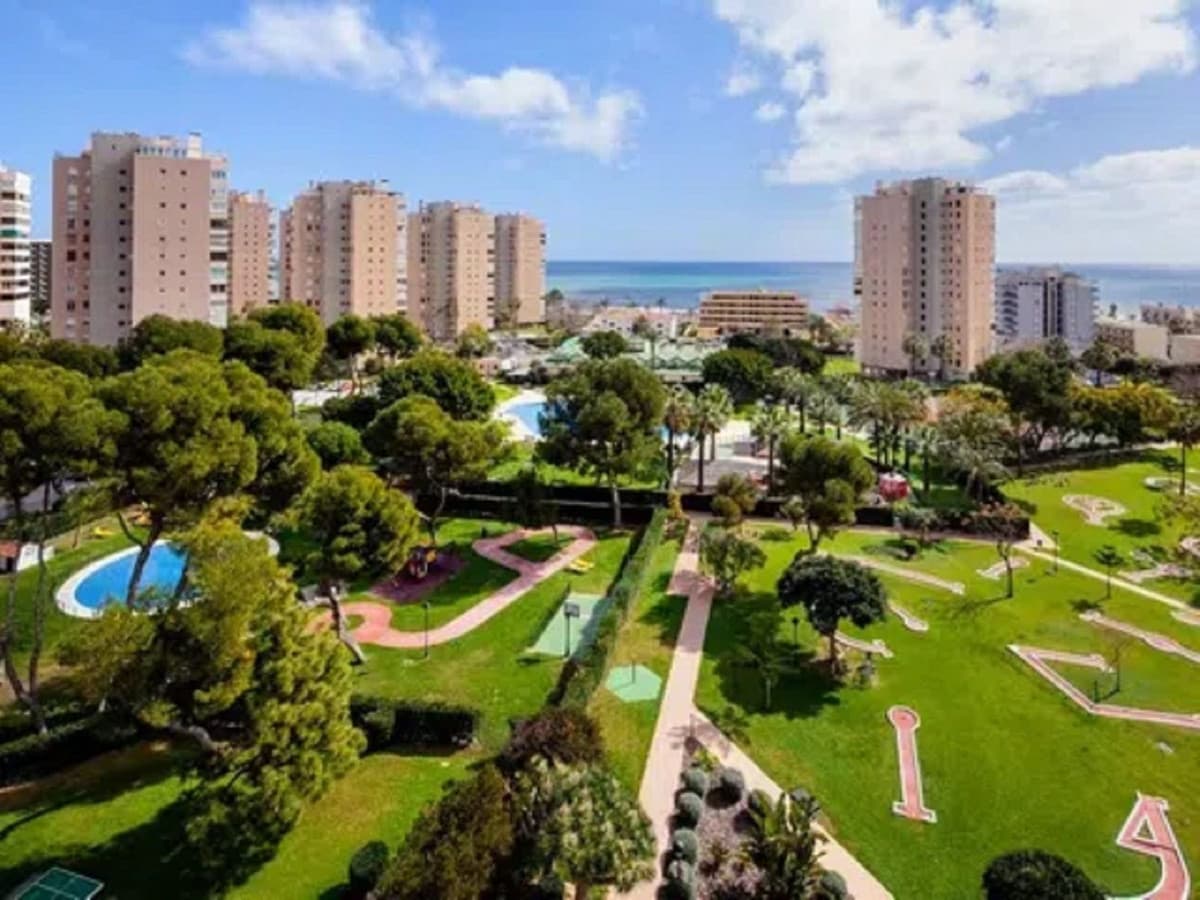 Middle Floor Apartment in Torremolinos — photo 8 of 10