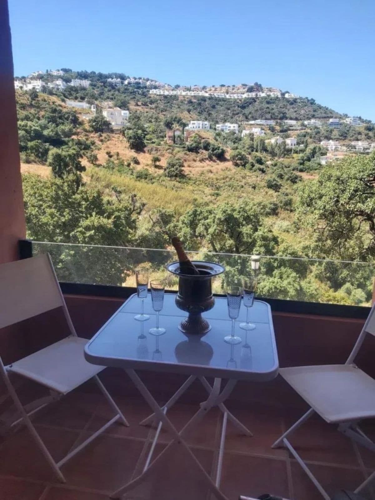 Middle Floor Apartment in Marbella — photo 9 of 10