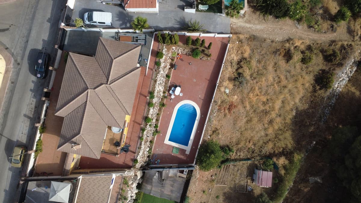 Detached Villa in Alhaurín de la Torre — photo 2 of 10