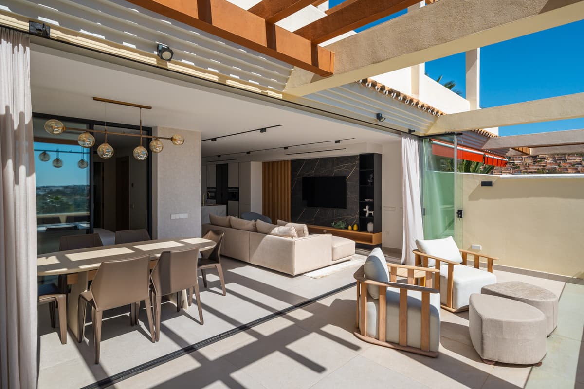 Middle Floor Apartment in Nueva Andalucía — photo 5 of 10