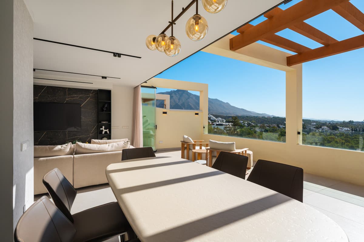 Middle Floor Apartment in Nueva Andalucía — photo 8 of 10