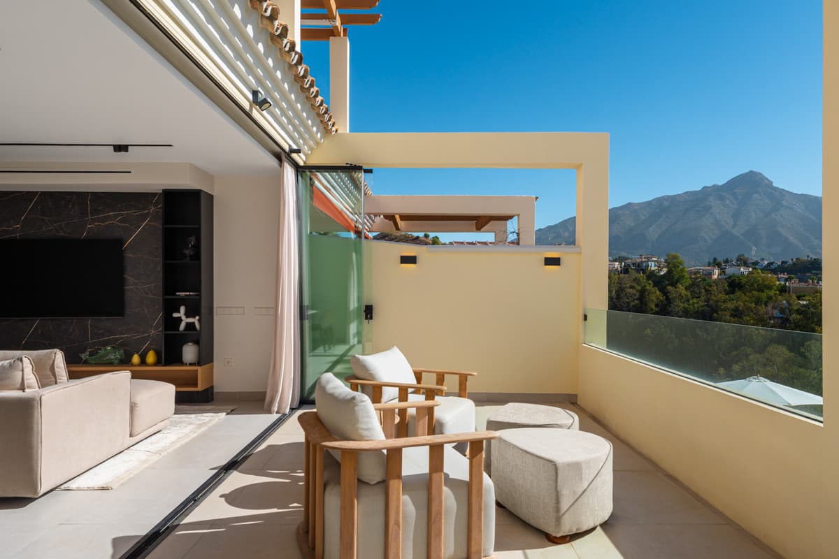 Middle Floor Apartment in Nueva Andalucía — photo 10 of 10