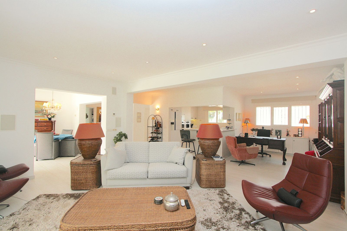Detached Villa in Mijas Golf — photo 3 of 10