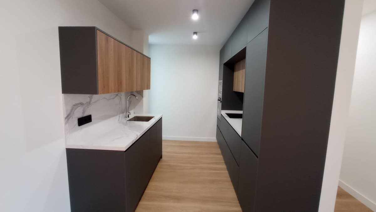 Middle Floor Apartment in Málaga Centro — photo 1 of 10