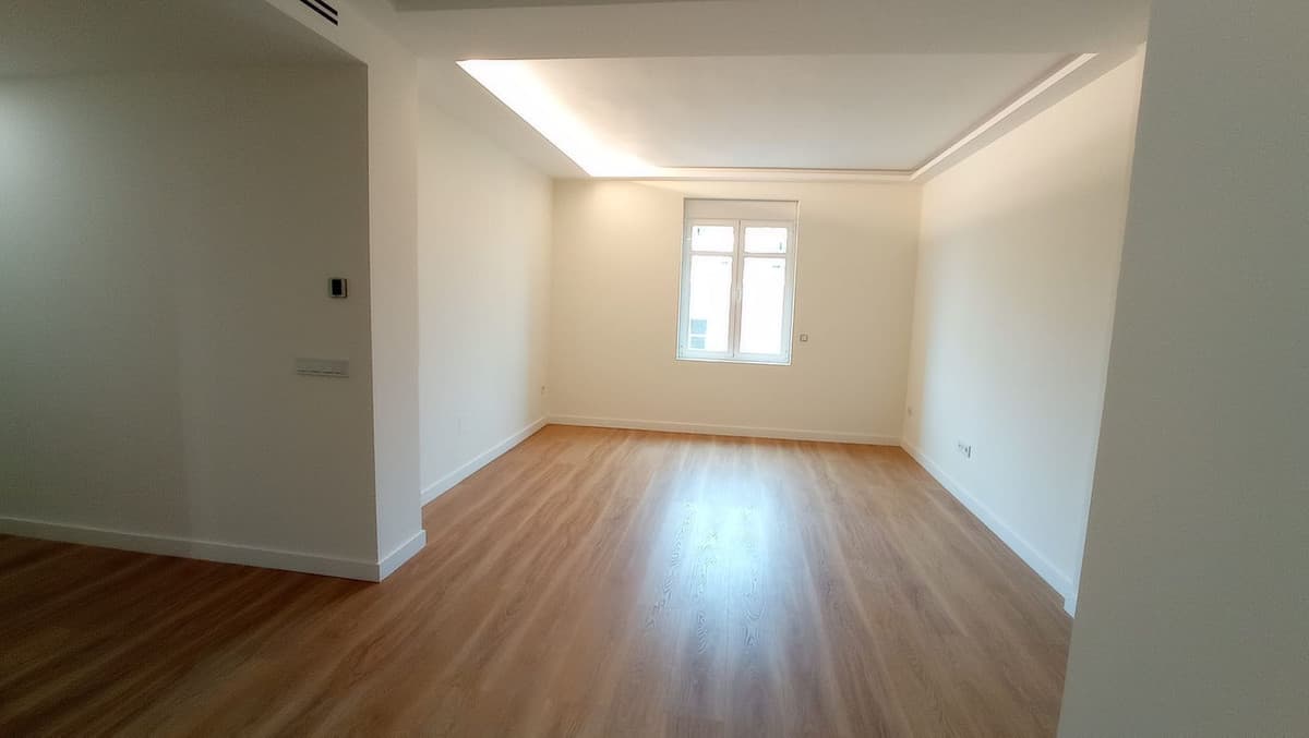 Middle Floor Apartment in Málaga Centro — photo 5 of 10