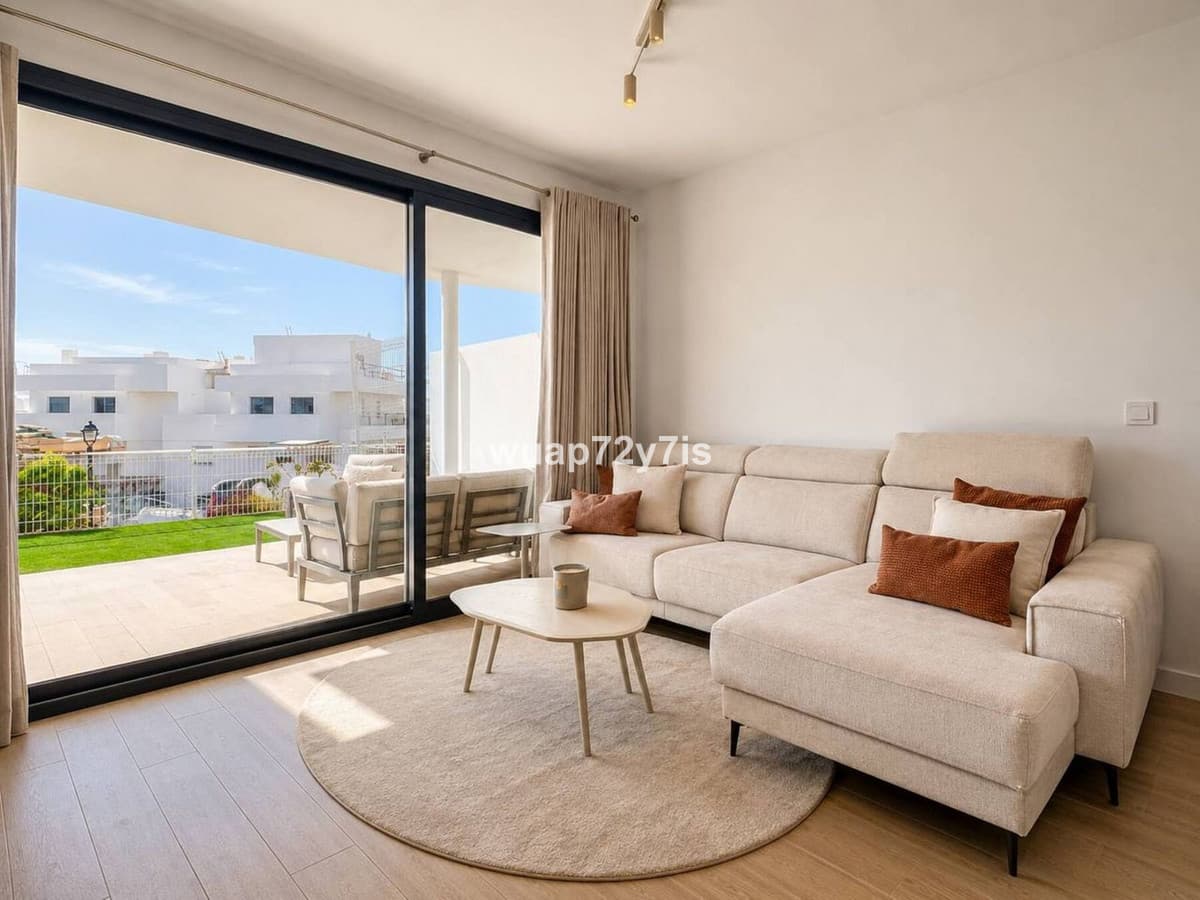 Ground Floor Apartment in Estepona — photo 2 of 10