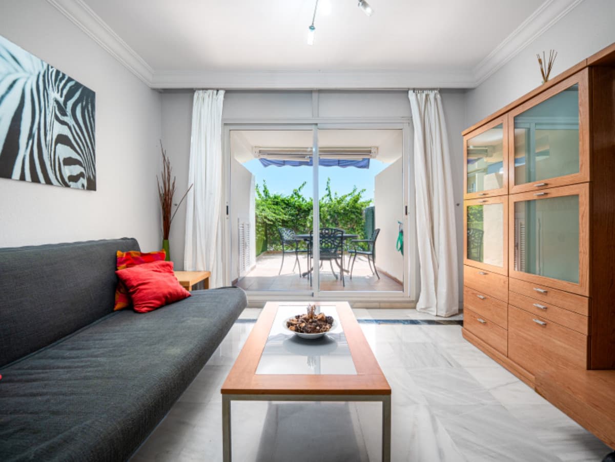 Middle Floor Apartment in Marbella — photo 2 of 10