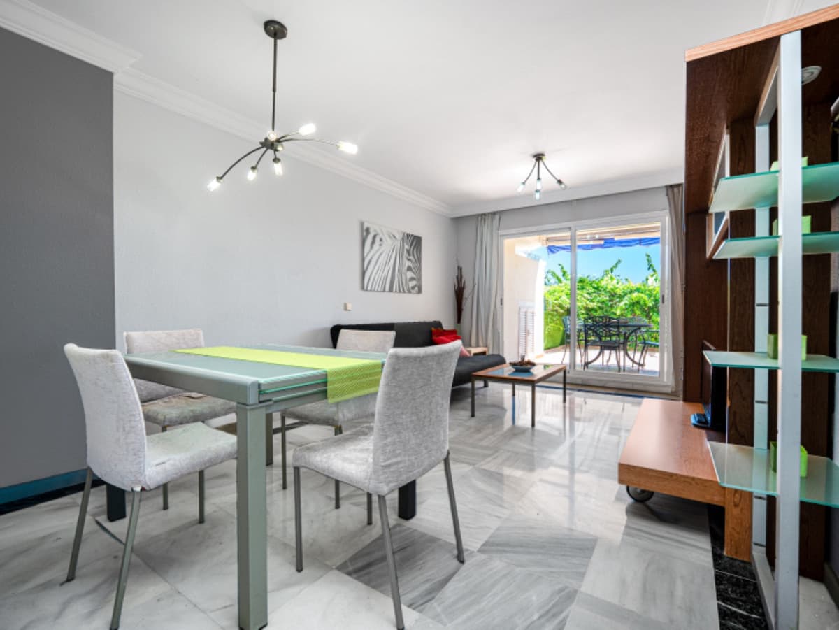 Middle Floor Apartment in Marbella — photo 7 of 10