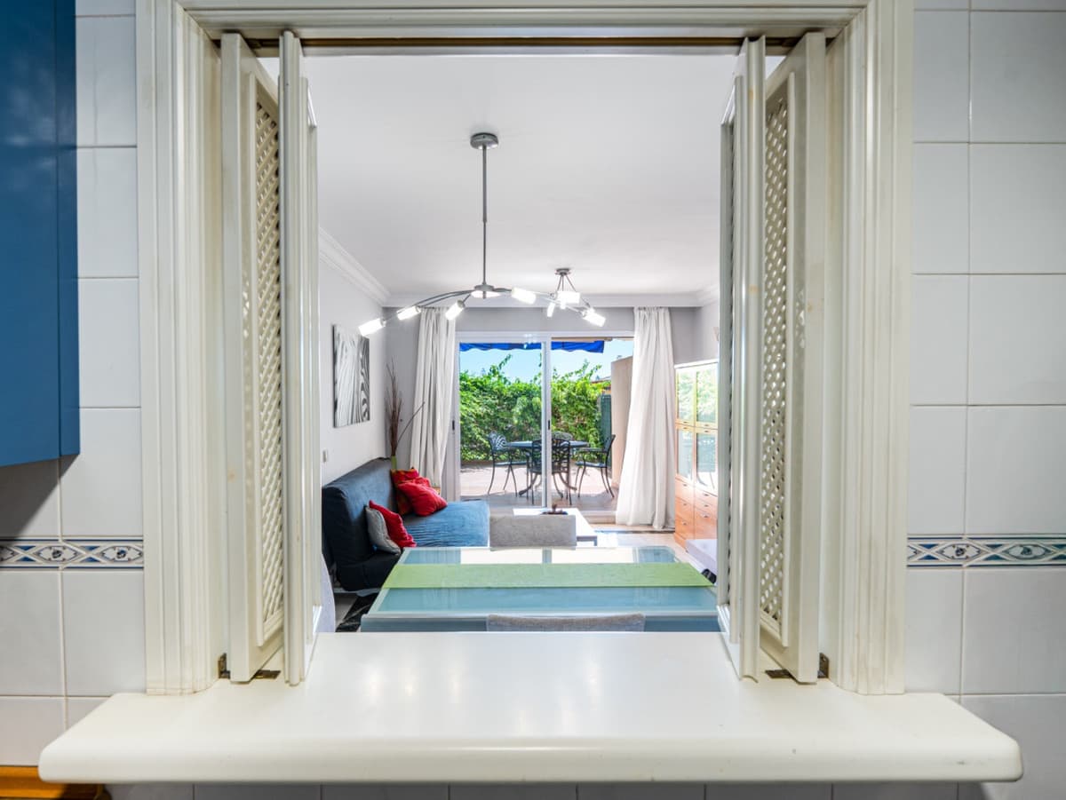 Middle Floor Apartment in Marbella — photo 9 of 10