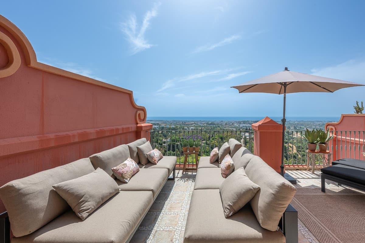 Duplex in Monte Halcones — photo 2 of 10