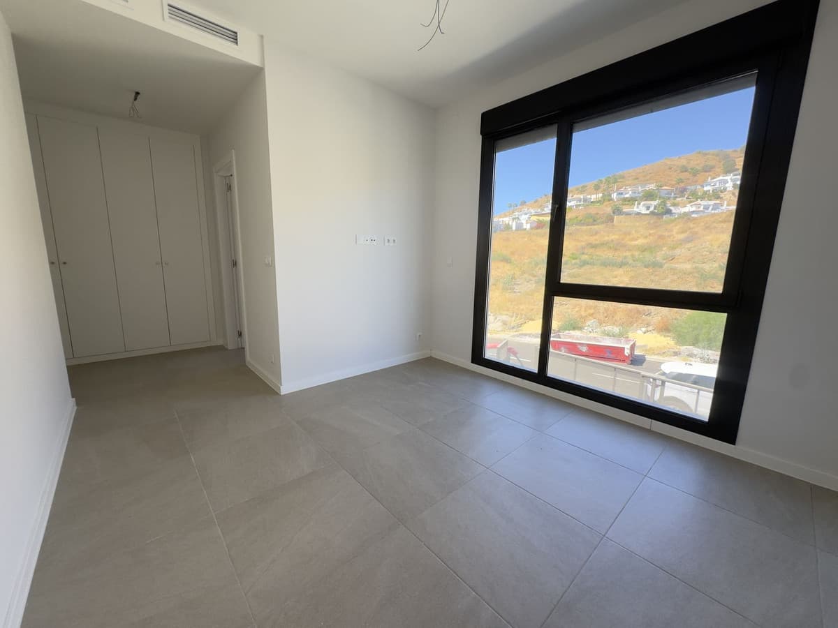 Semi-Detached House in Riviera del Sol — photo 14 of 20
