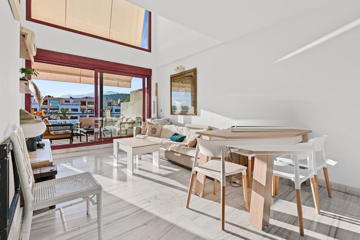 Penthouse Duplex in Benahavís — photo 5 of 10