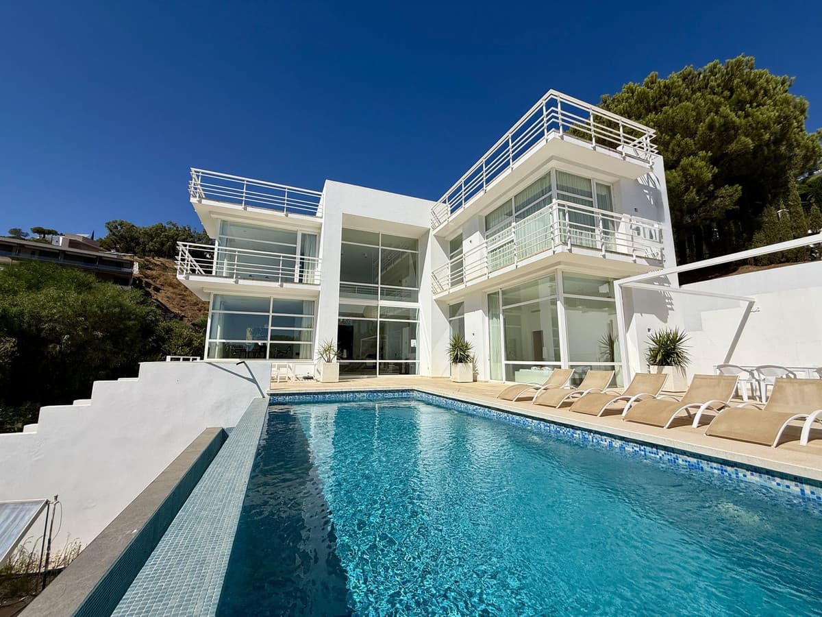 Detached Villa in Valtocado — photo 1 of 10