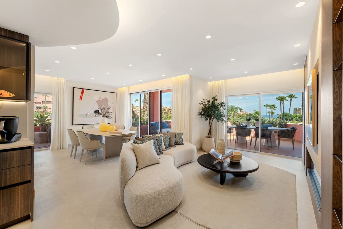Middle Floor Apartment in New Golden Mile — photo 1 of 10