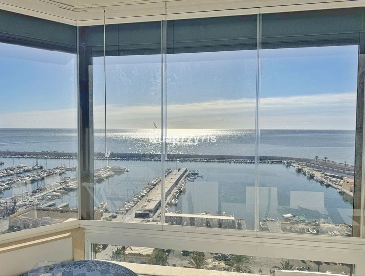 Top Floor Apartment in Fuengirola — photo 1 of 10