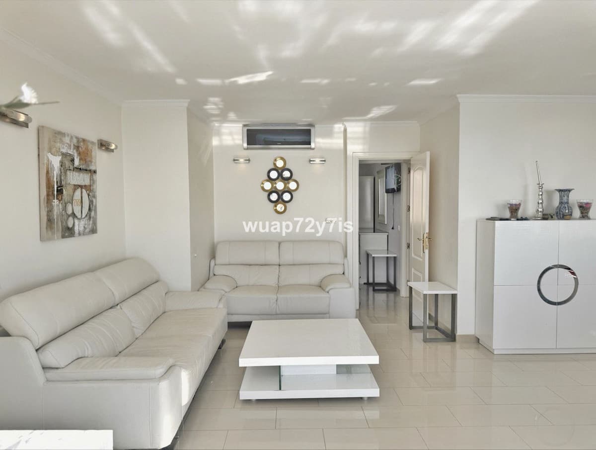 Top Floor Apartment in Fuengirola — photo 2 of 10