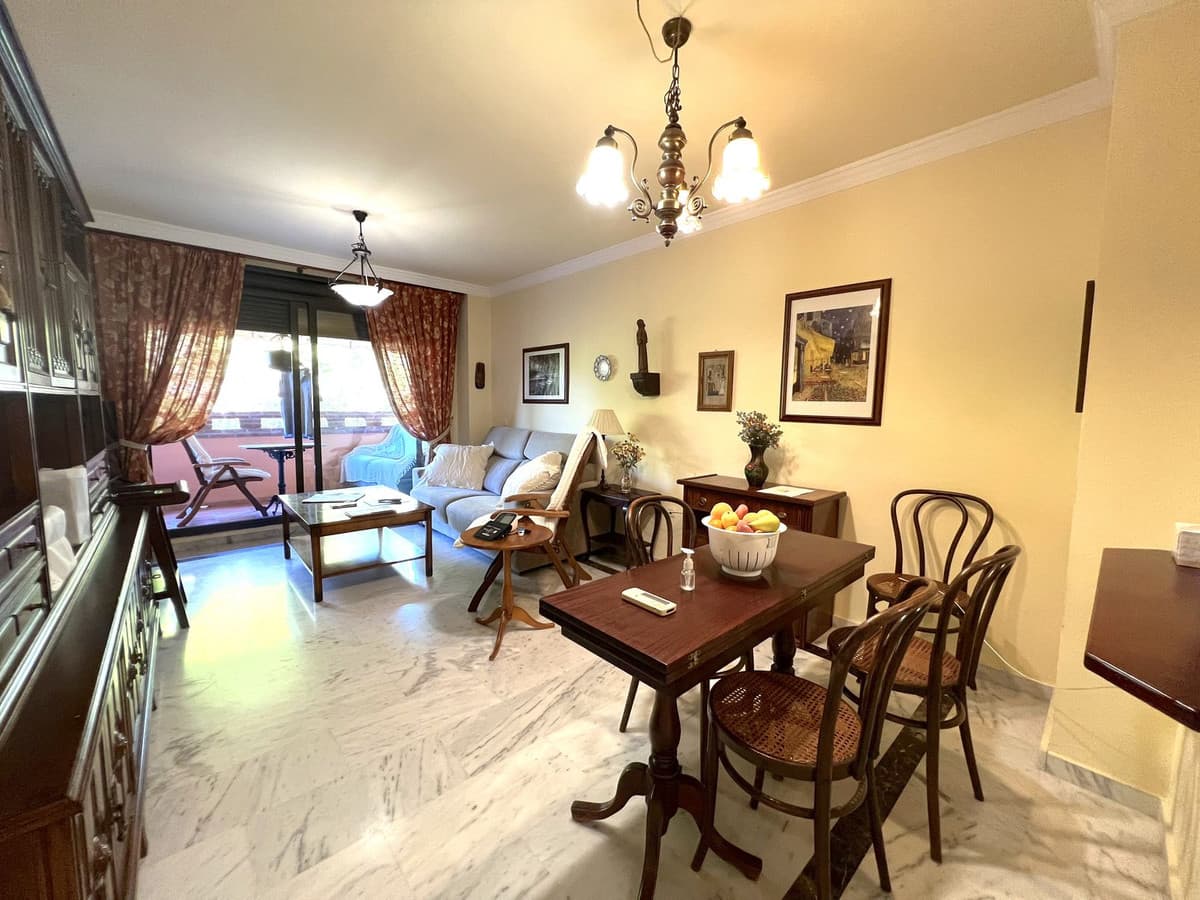 Middle Floor Apartment in The Golden Mile — photo 3 of 10