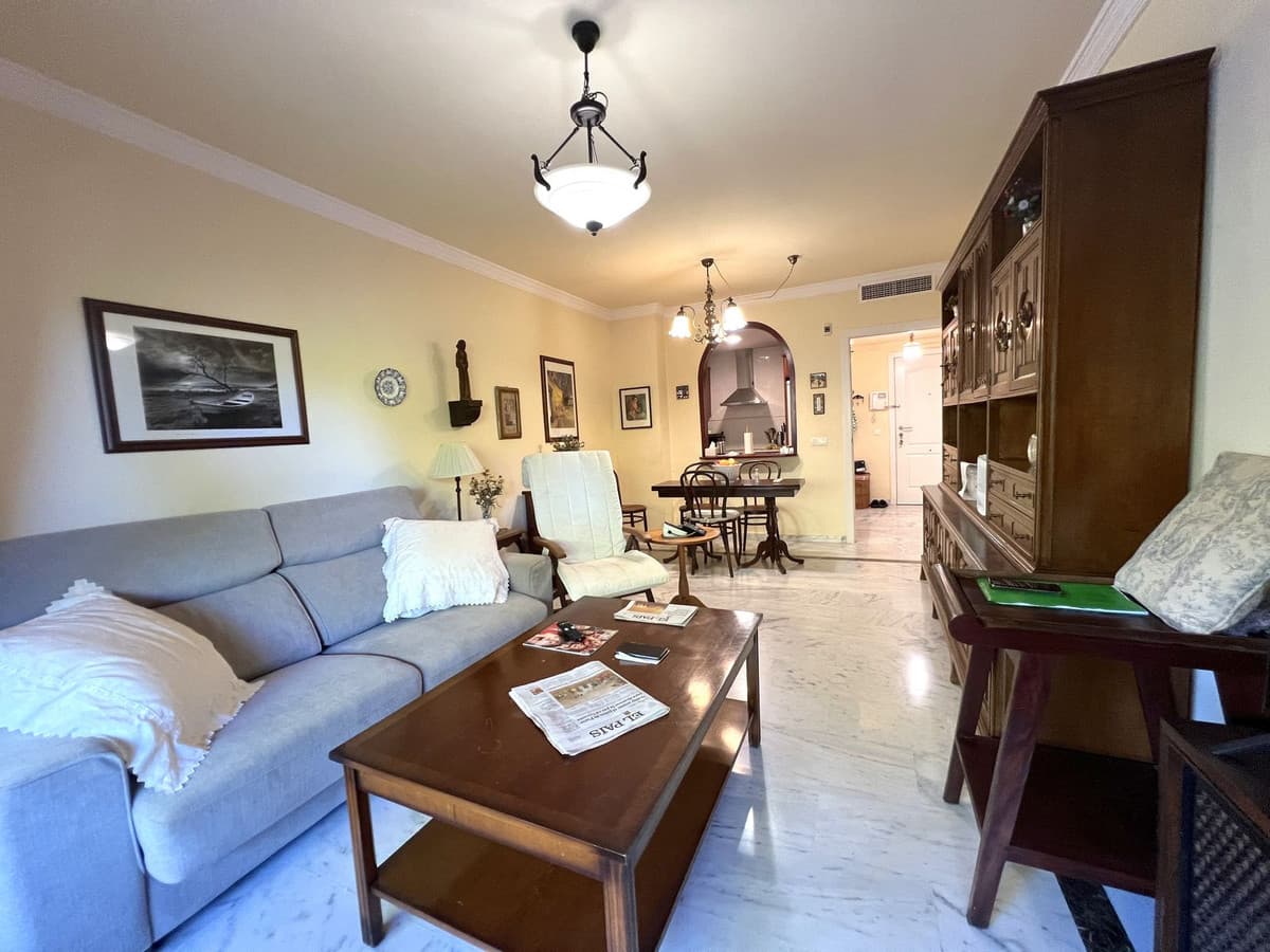 Middle Floor Apartment in The Golden Mile — photo 4 of 10