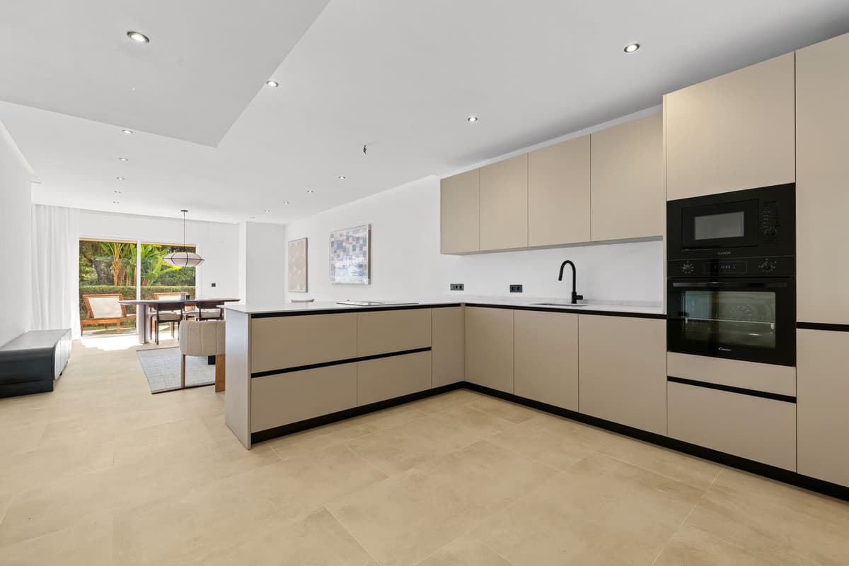 Ground Floor Apartment in Nueva Andalucía — photo 9 of 10