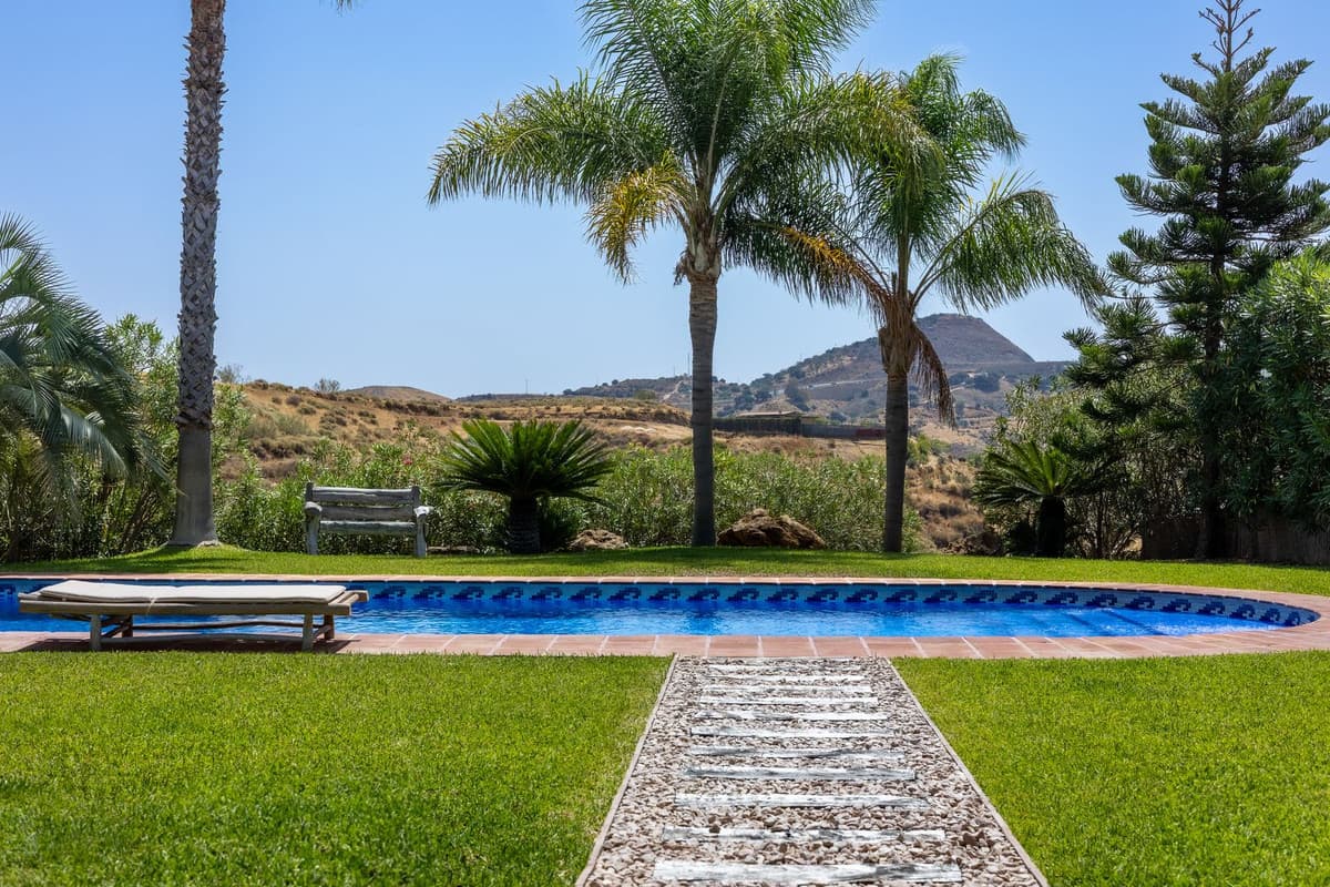 Detached Villa in Alhaurín el Grande — photo 7 of 10