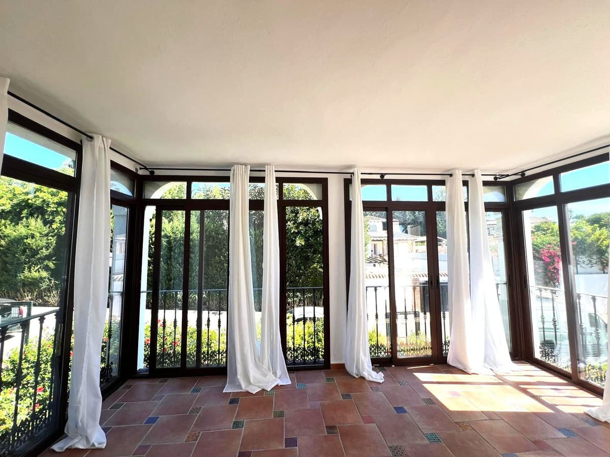 Top Floor Apartment in El Paraiso — photo 2 of 10