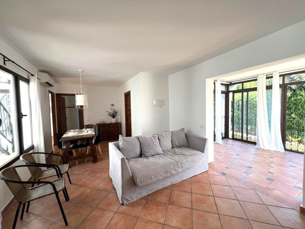 Top Floor Apartment in El Paraiso — photo 4 of 10