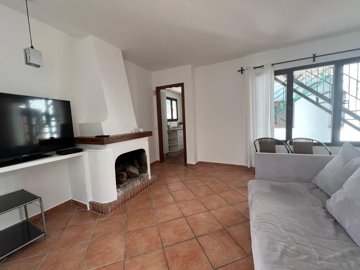 Top Floor Apartment in El Paraiso — photo 5 of 10