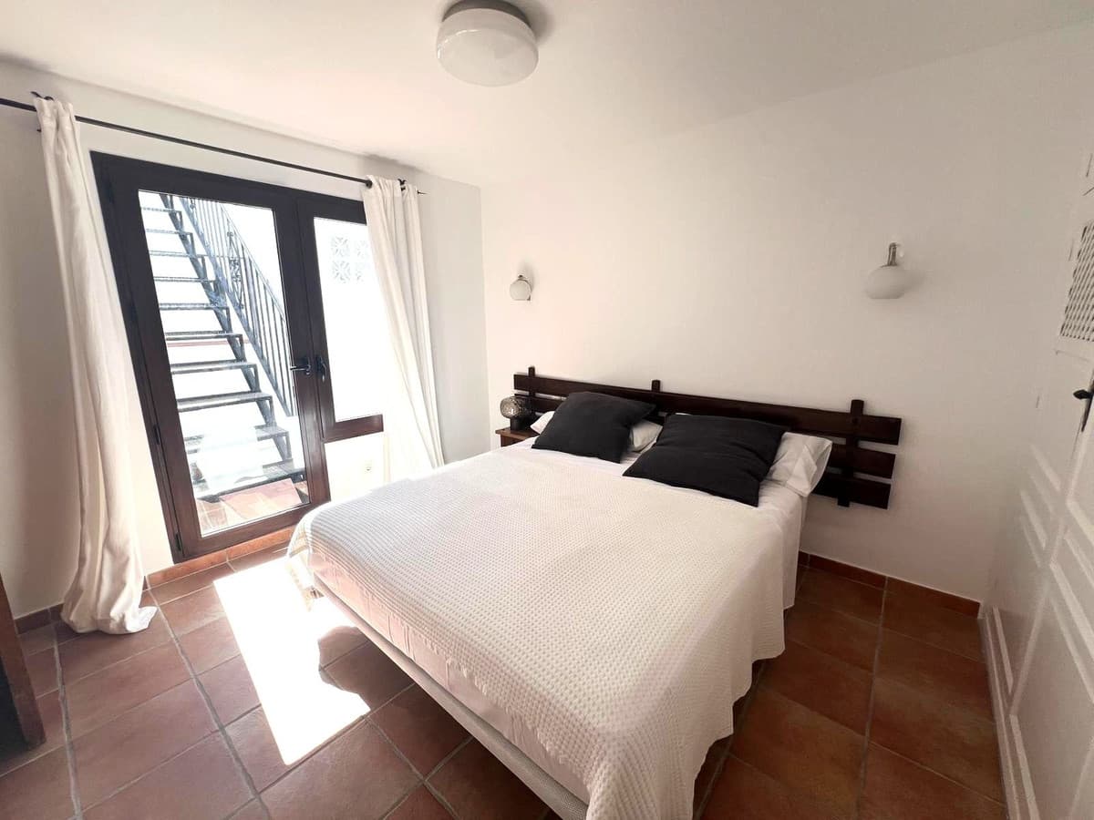 Top Floor Apartment in El Paraiso — photo 9 of 10